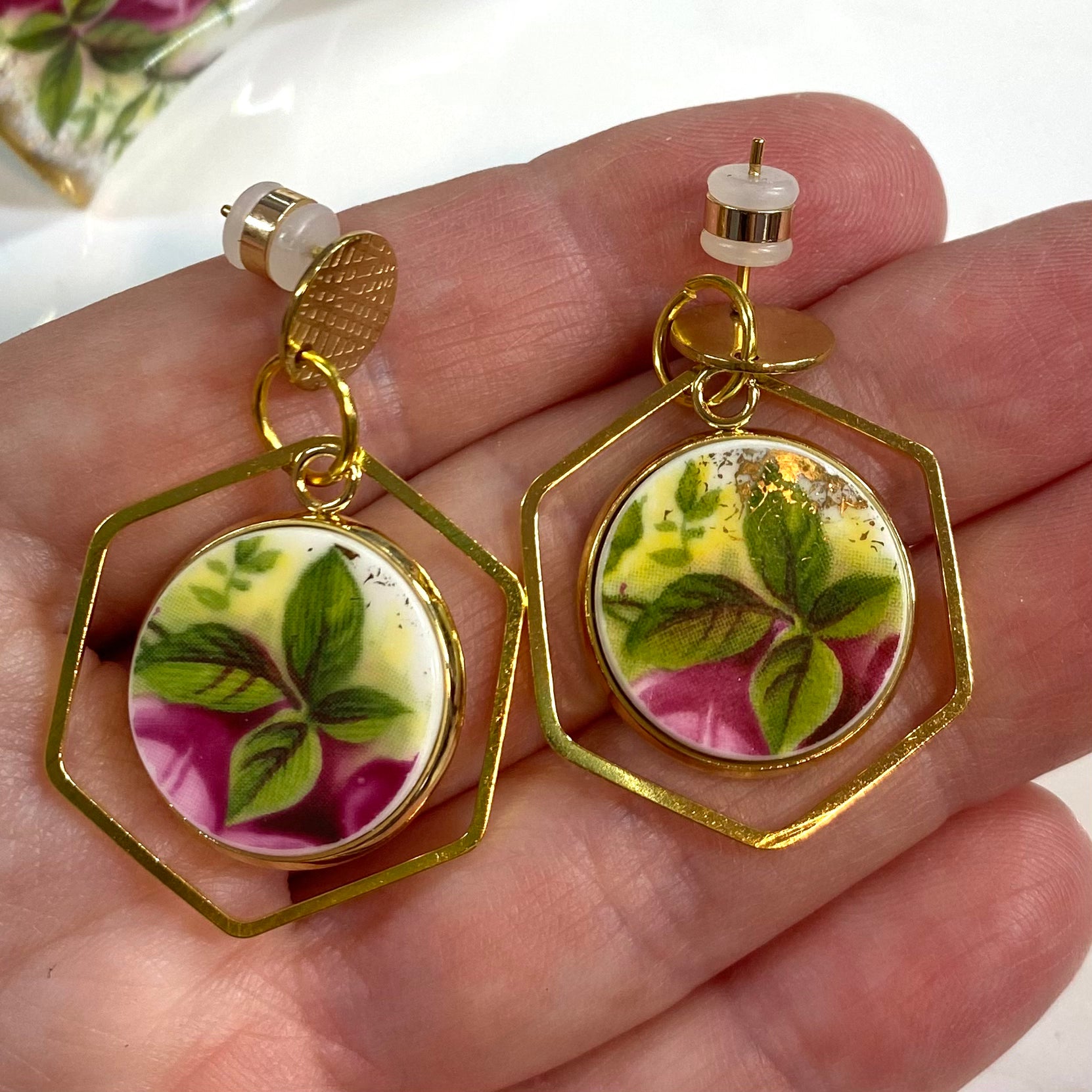 1962 Royal Albert ‘Old Country Roses’ Stud Dangly Earrings YG